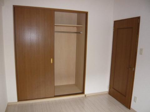 拡大写真:レージュ徳重 1階102の収納