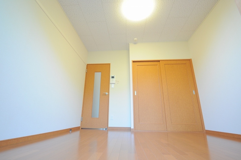 拡大写真:豊明市西川町長田 1階104のリビング