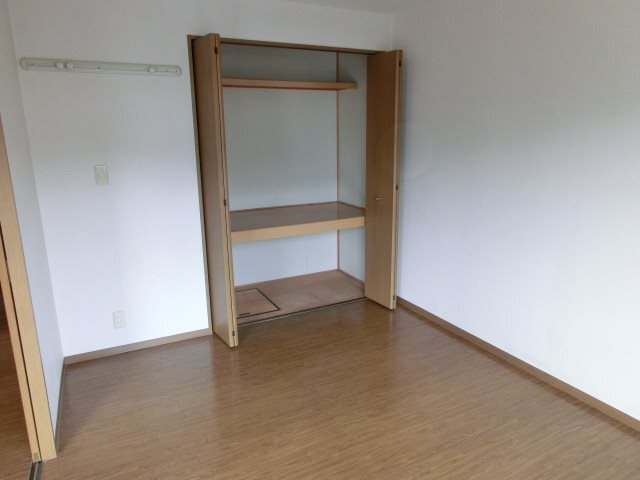 拡大写真:ルミエールセゾンB 1階103の収納