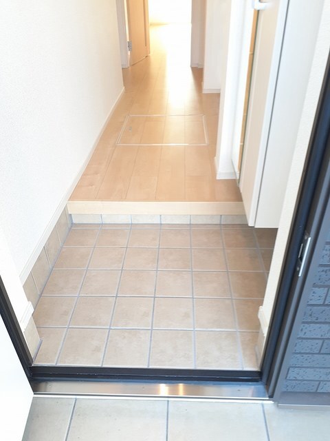 拡大写真:名古屋市緑区鳴子町2丁目 1階103の玄関