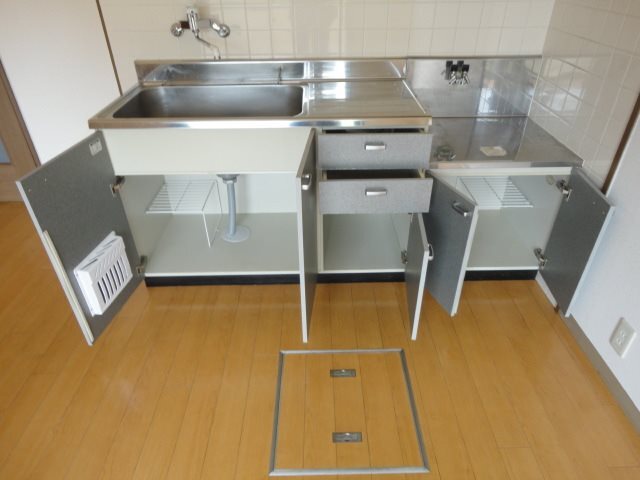 拡大写真:エトワール 1階103のキッチン