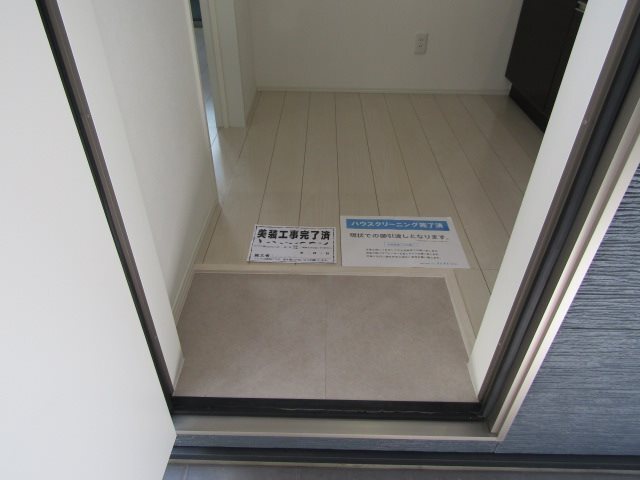 拡大写真:アコモ大高 1階102の玄関