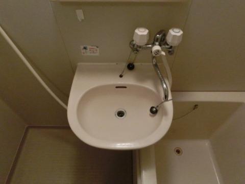 拡大写真:T’s square(ティーズスクエア) 2階205の洗面所
