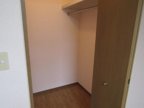拡大写真:グランドゥールスードB 2階201の収納