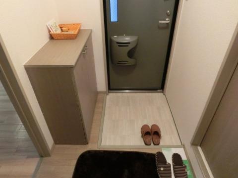 拡大写真:サクセス岩崎台C棟 2階201の玄関