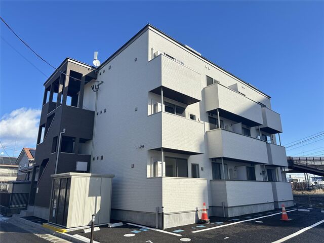 anyre高砂駅東IIの外観