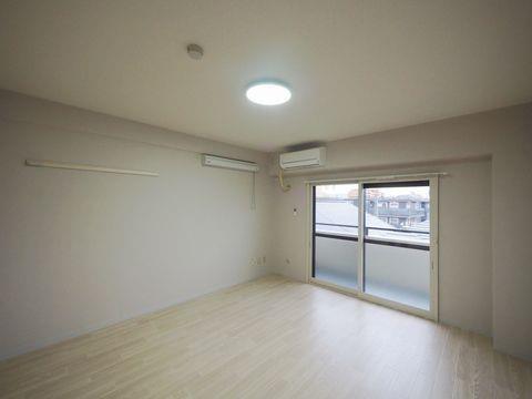 拡大写真:フロラシオン長町南 3階304の洋室は9帖の洋室です