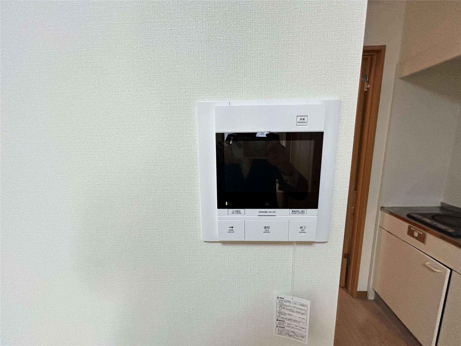 拡大写真:ベルシティ榴ヶ岡 4階408の来訪者と会話の出来るTVモニターホン付きです