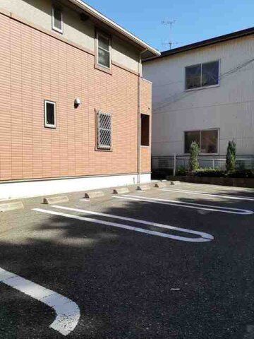 拡大写真:クリアネス尾ノ上 2階205の駐車場です