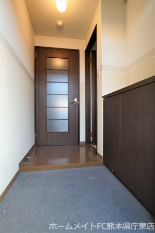 拡大写真:熊本市東区健軍4丁目 2階204の玄関