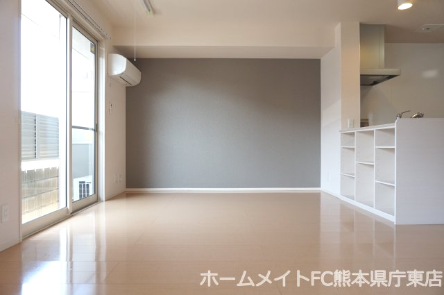 拡大写真:熊本市東区江津2丁目 3階303の居間