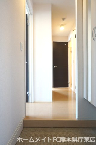 拡大写真:熊本市東区江津2丁目 3階303の玄関