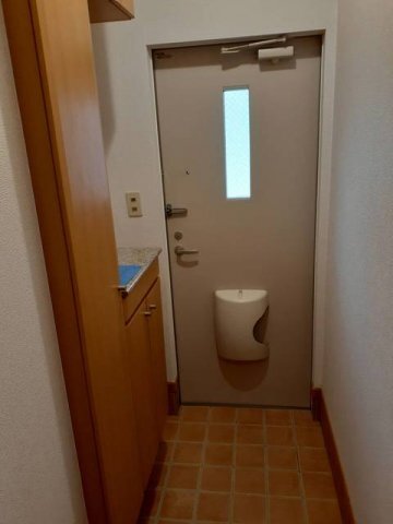 拡大写真:パインヒルズA 2階203の玄関