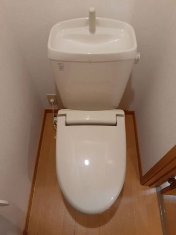 拡大写真:パインヒルズA 2階203のトイレ
