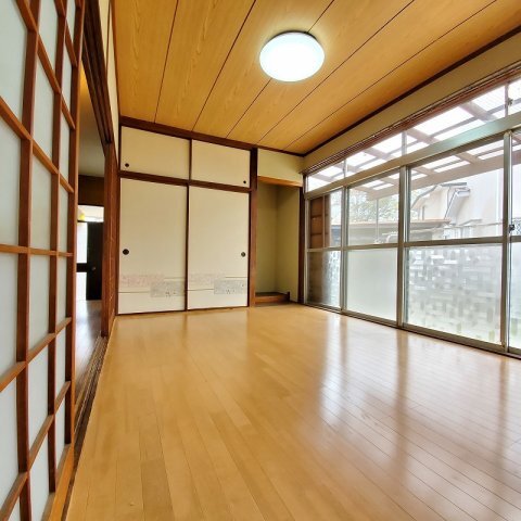 拡大写真:仁田貸家 1階1の洋室