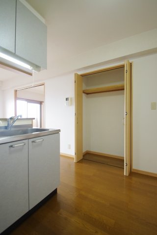 拡大写真:熊本市東区御領8丁目 6階702の収納