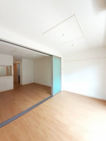 拡大写真:ドリーム カミングⅠ 1階102のきれいな内装です