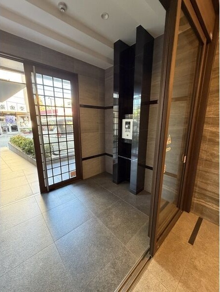 拡大写真:ヒルクレストELGRAND大江 4階404のロビー