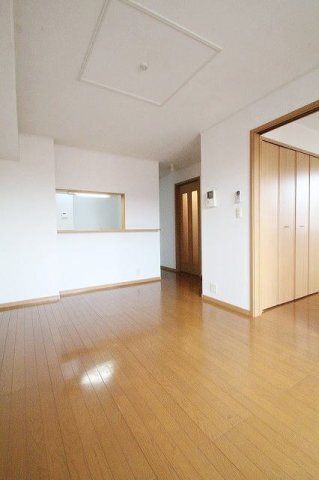 拡大写真:TD下南部Ⅱ 2階203の居間です