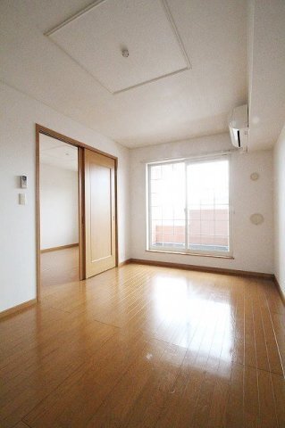 拡大写真:TD下南部Ⅱ 2階203のリビングです
