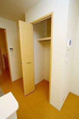拡大写真:クリアネス尾ノ上 2階205の専用の収納スペースです