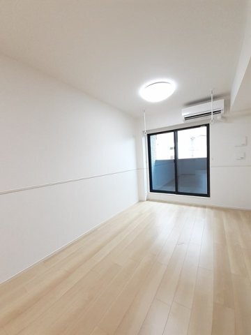 拡大写真:エステリーゼ 2階202のゆったり過ごせるリビングです