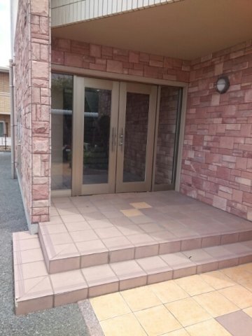 拡大写真:ドリーム カミングⅠ 1階103の毎日通るエントランスはこのようになっています
