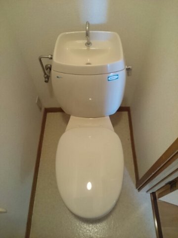 拡大写真:エスポワール317 1階103のゆったりとした空間のトイレです