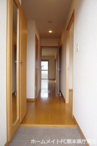 拡大写真:熊本市東区桜木5丁目 2階105の玄関