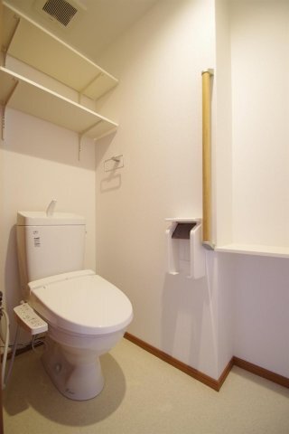 拡大写真：キャッスル上野　1番館 3階302のトイレ