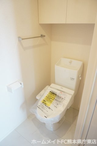 拡大写真:熊本市東区八反田1丁目 1階102のトイレ