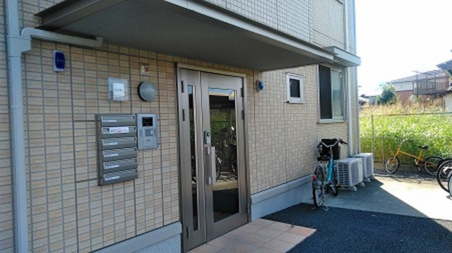 拡大写真:熊本市中央区八王寺町 3階301のエントランス
