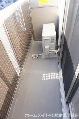 拡大写真:熊本市東区長嶺東5丁目 3階303のバルコニー