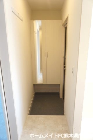 拡大写真:熊本市東区長嶺東5丁目 3階303の玄関