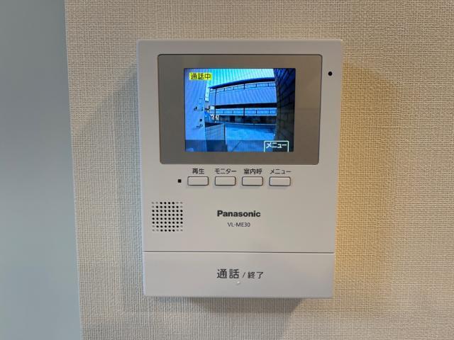 拡大写真:メゾン・ド・ユズ 1階102のカメラ付インターホン