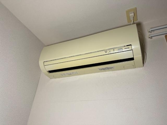 拡大写真：パルファムガーデン 2階205のエアコン