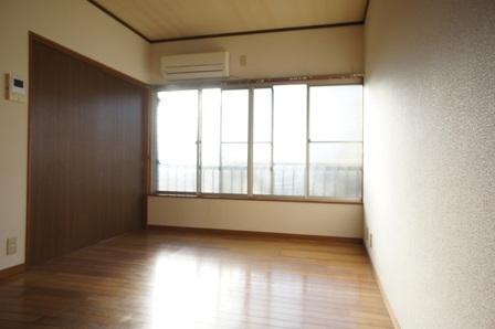 拡大写真:ドエリングハウス小山 1階105の洋室