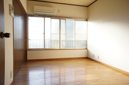 拡大写真:ドエリングハウス小山 1階105の洋室