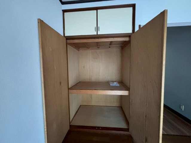 拡大写真:アーバンハイム 2階201の※お部屋は別部屋の写真です。反転タイプ、現状優先