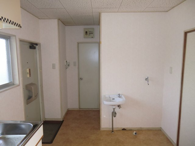 拡大写真:コーポラス朝 2階201の使いやすいキッチンです