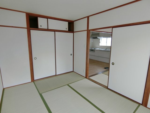 拡大写真:コーポ林 2階201のい草の香りが落ち着く素敵な和室です