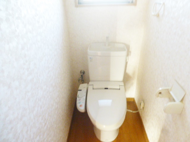 拡大写真:西田コーポⅡ 2階202のウォシュレット付きで快適です♪
