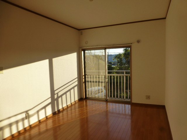 拡大写真:西田コーポⅡ 2階202の個人の部屋や寝室として使える洋室です