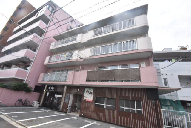 拡大写真：メゾン幸 4階401の建物外観