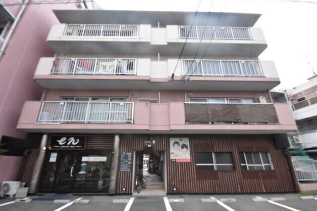 拡大写真：メゾン幸 4階401の建物外観