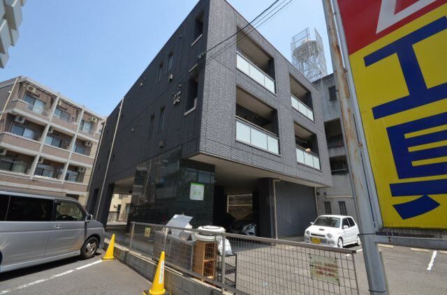 拡大写真:リーベンステージ出汐 3階302の建物外観