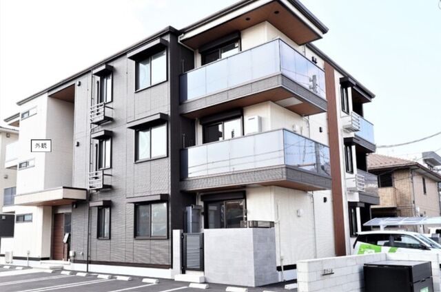 拡大写真:ボヌール 3階302の建物外観