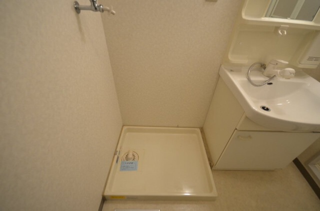 拡大写真:田部ビル 10階1003の洗濯機置場
