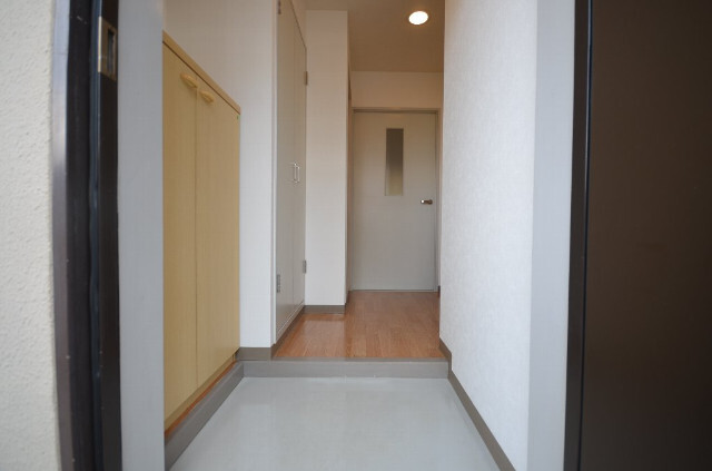 拡大写真:田部ビル 10階1003の玄関