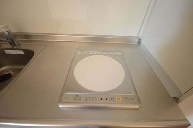 拡大写真:NomaZen BLD 3階302のIHコンロ※別室写真